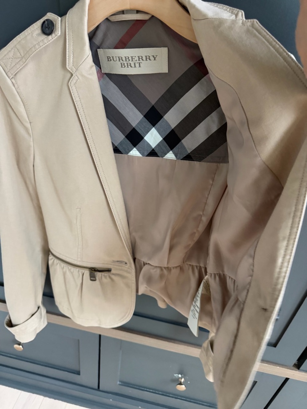 Burberry Women's Beige Tailored Peplum Jacket 6 - Picture 4 of 14